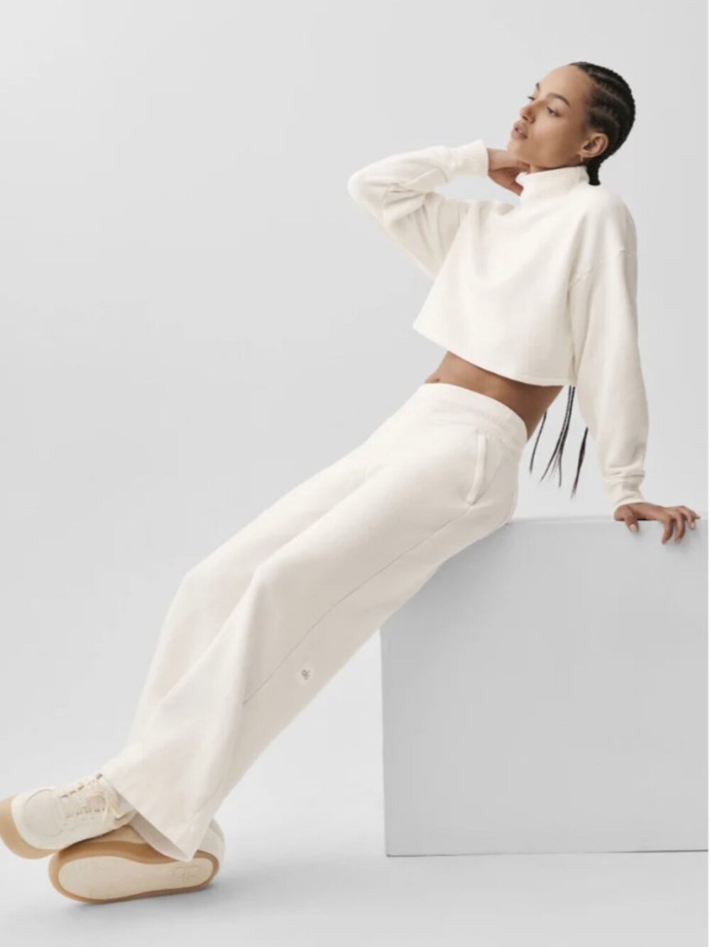 Alo Serenity Wide Leg Sweatpant Ivory Size M